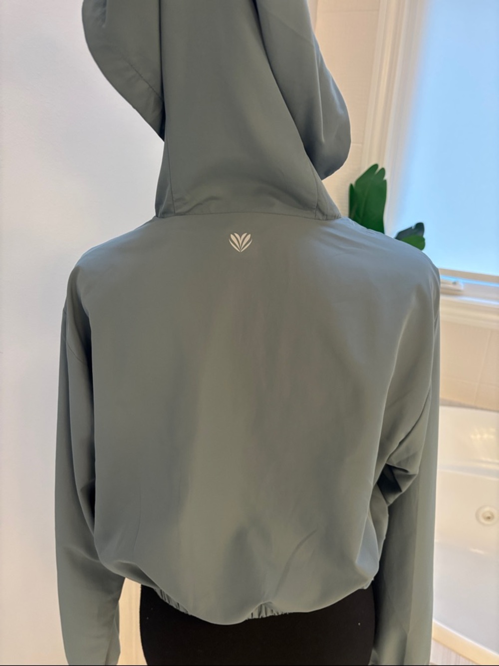 Forever 21 Sage Green Hooded Zip-Up Windbreaker Jacket - Picture 7 of 10